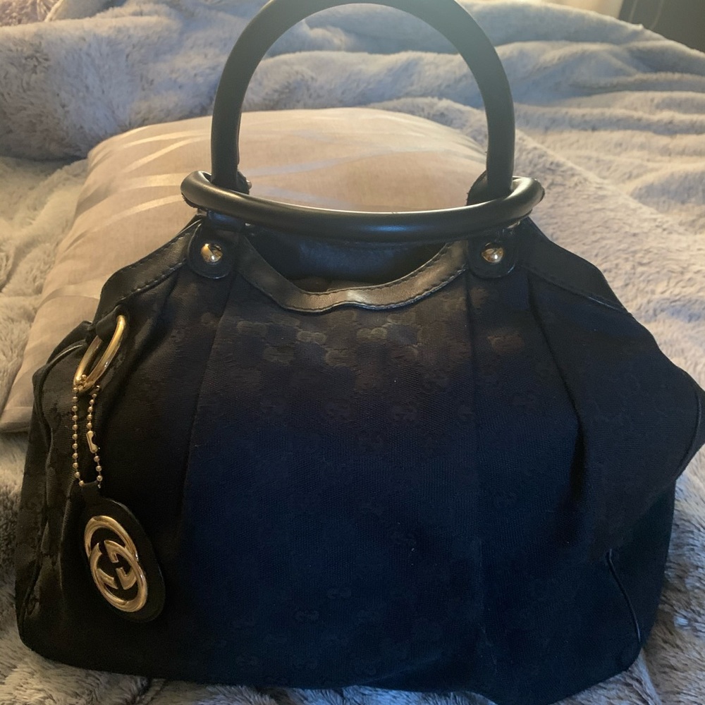 Authentic Gucci Sukey w GG keychain 🛍SOLD 🛍